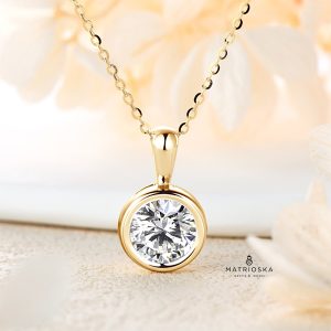 kolie moissanite